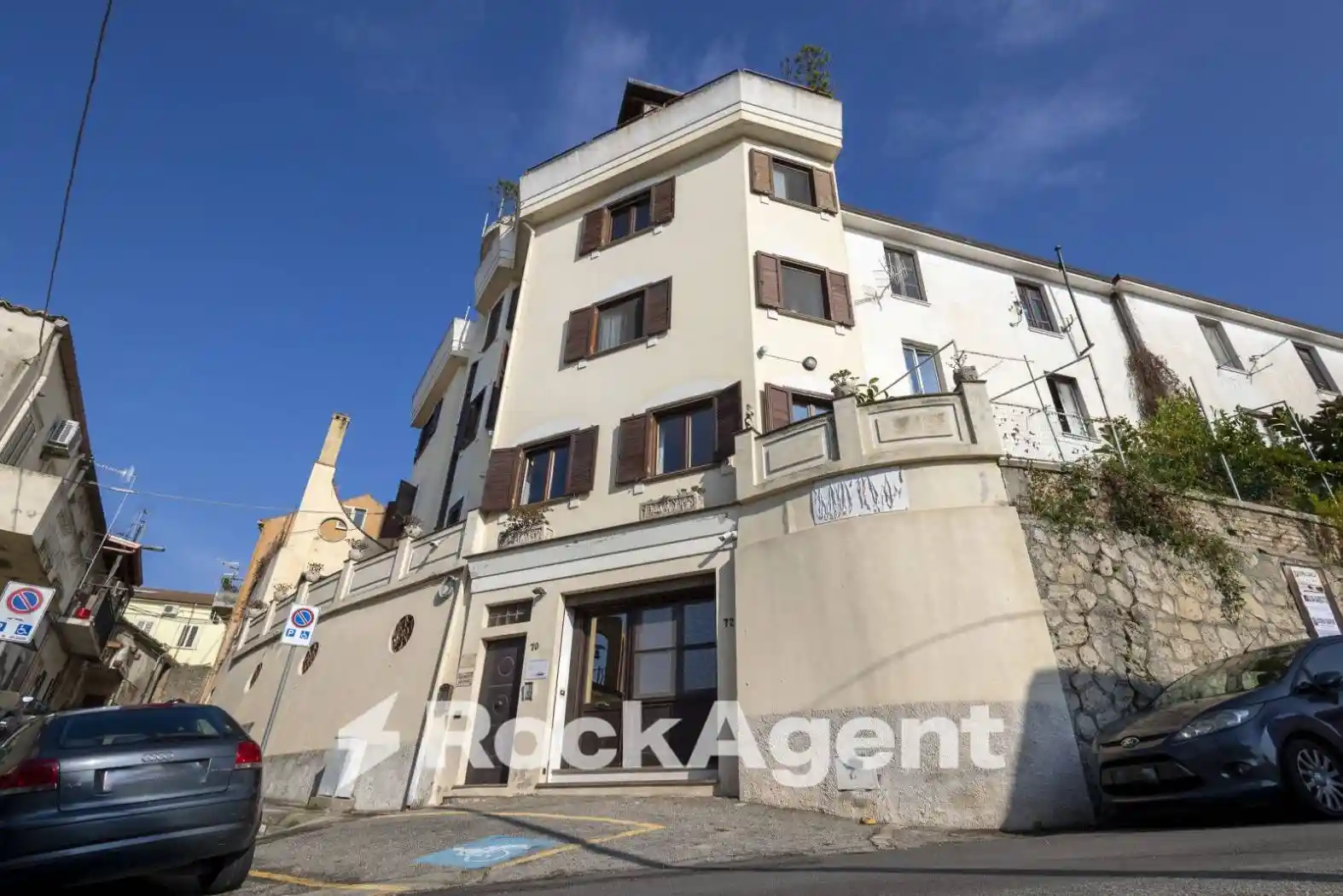 Palazzo - Edificio in vendita a Catanzaro