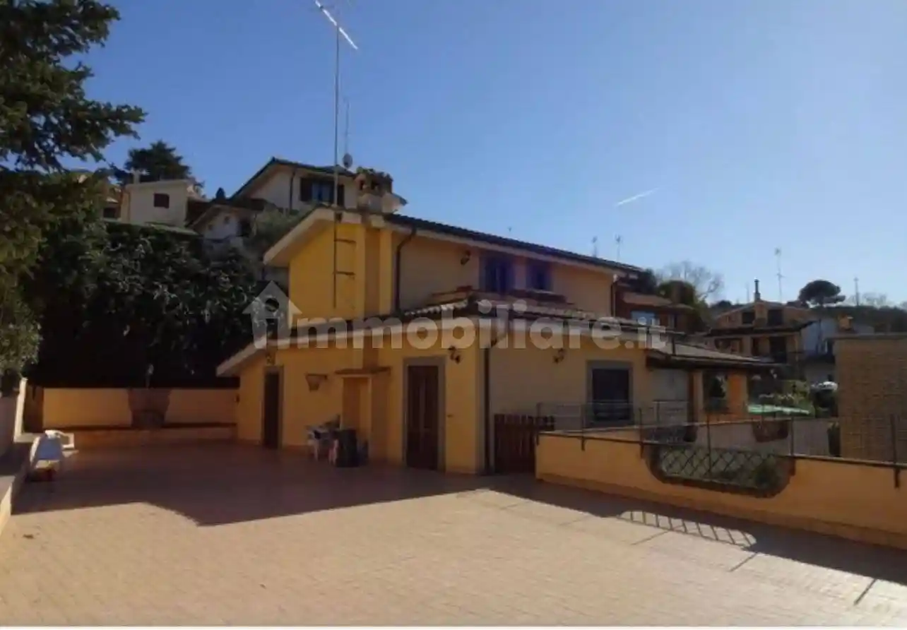 Villa in vendita a Sacrofano