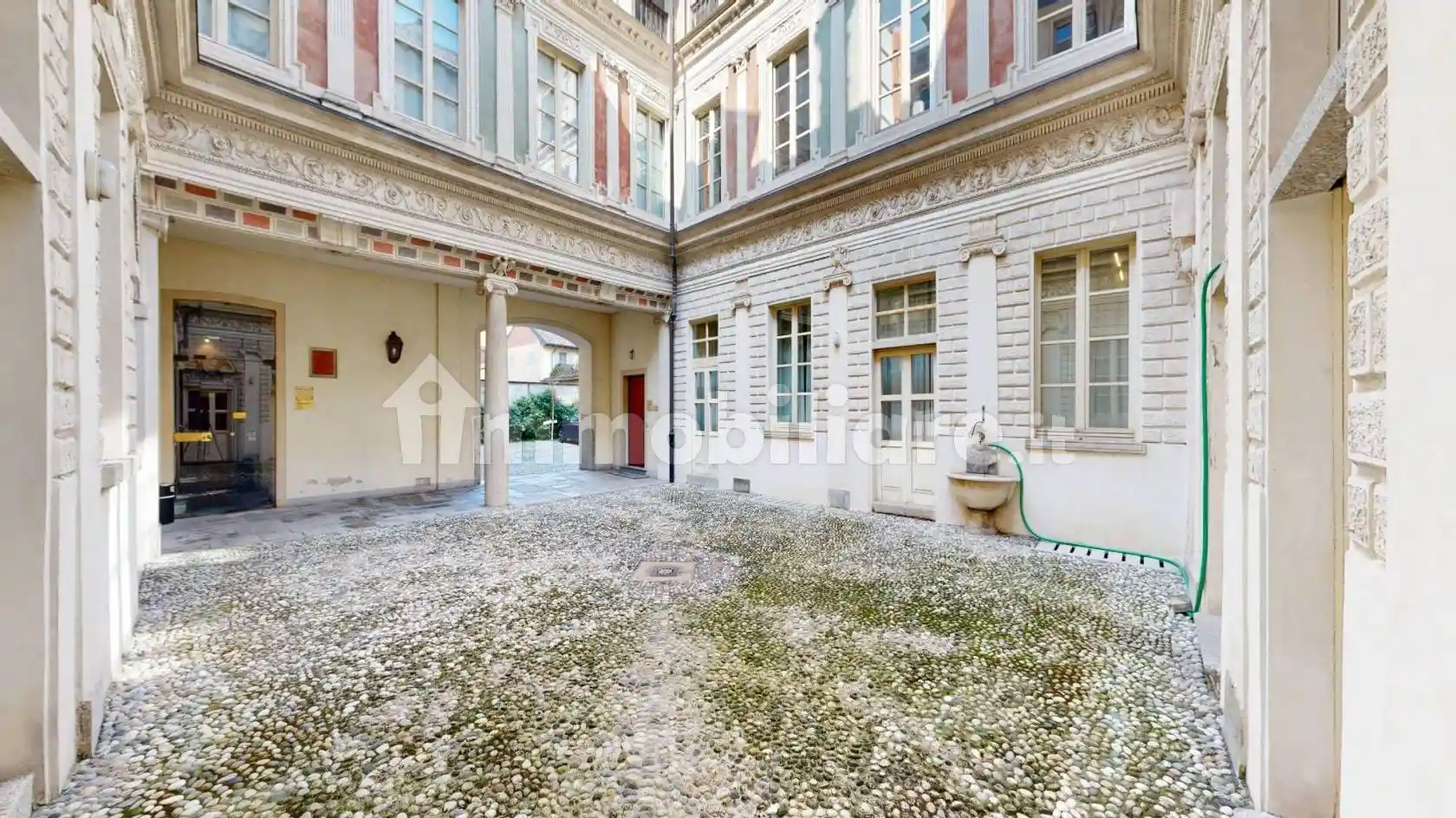 Appartamento in vendita a Novara