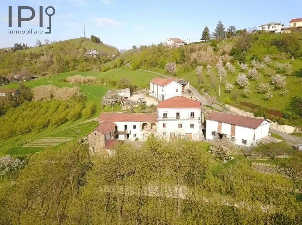 Rustico - Casale in vendita a Montechiaro d'Acqui