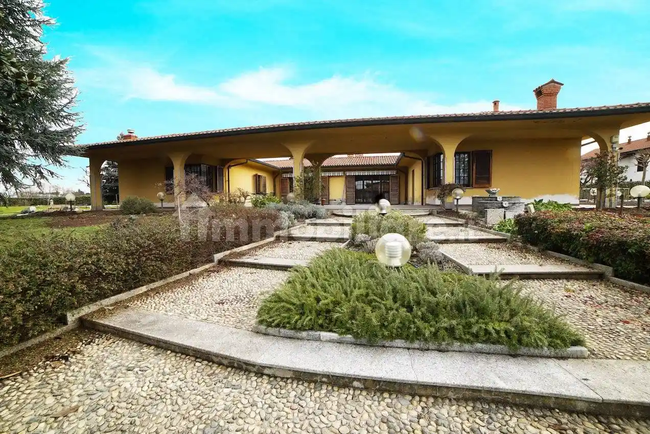 Villa in vendita a Busnago