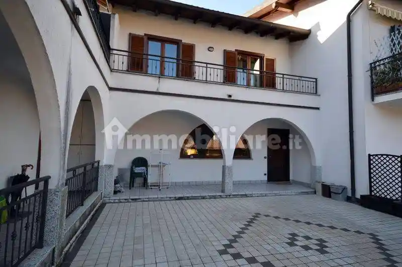 Villetta a schiera in vendita a Casale Corte Cerro