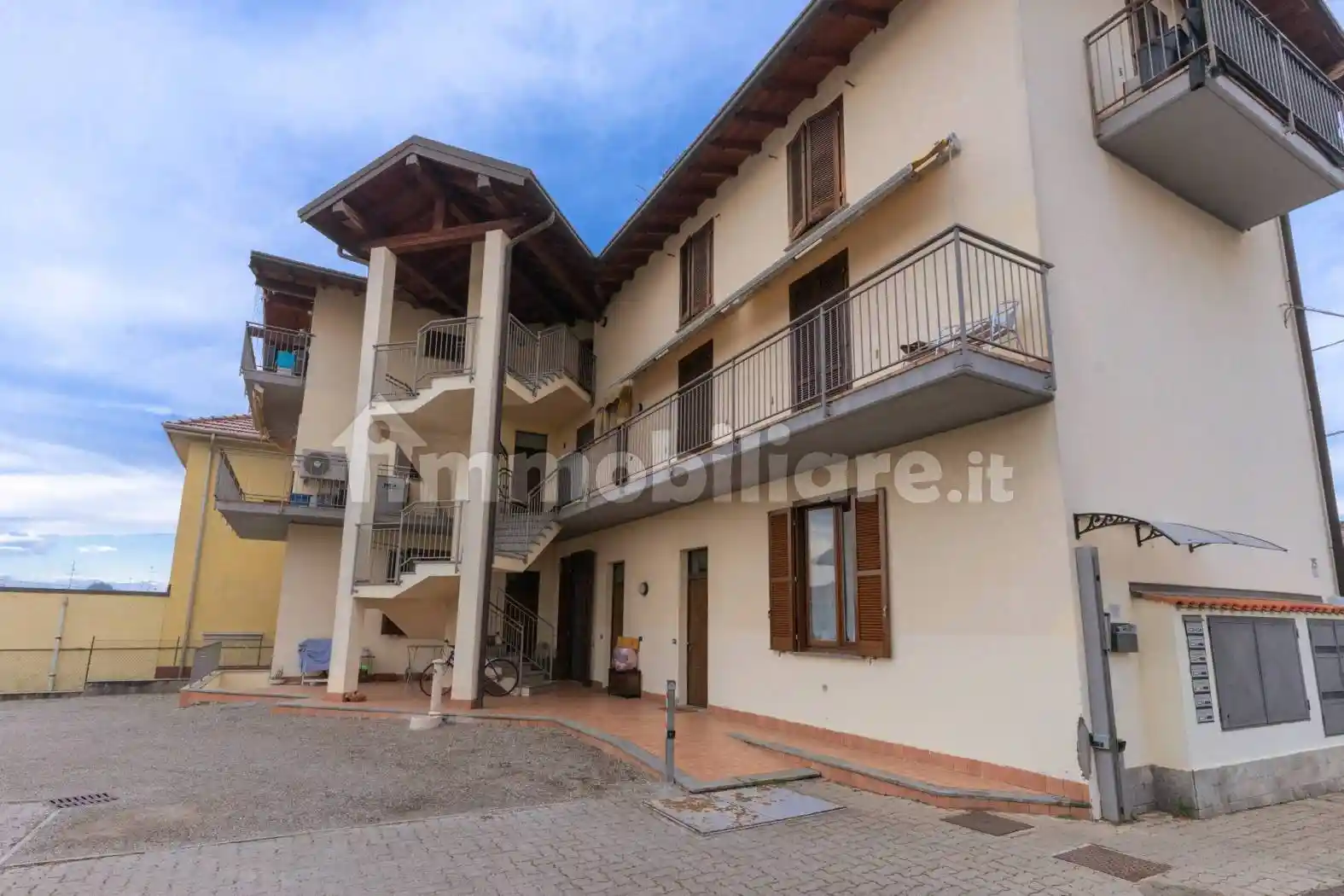 Appartamento in affitto a Cardano al Campo