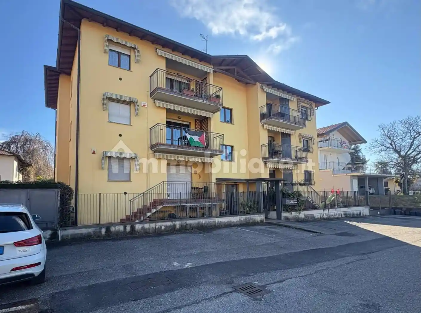 Appartamento in vendita a Caronno Varesino