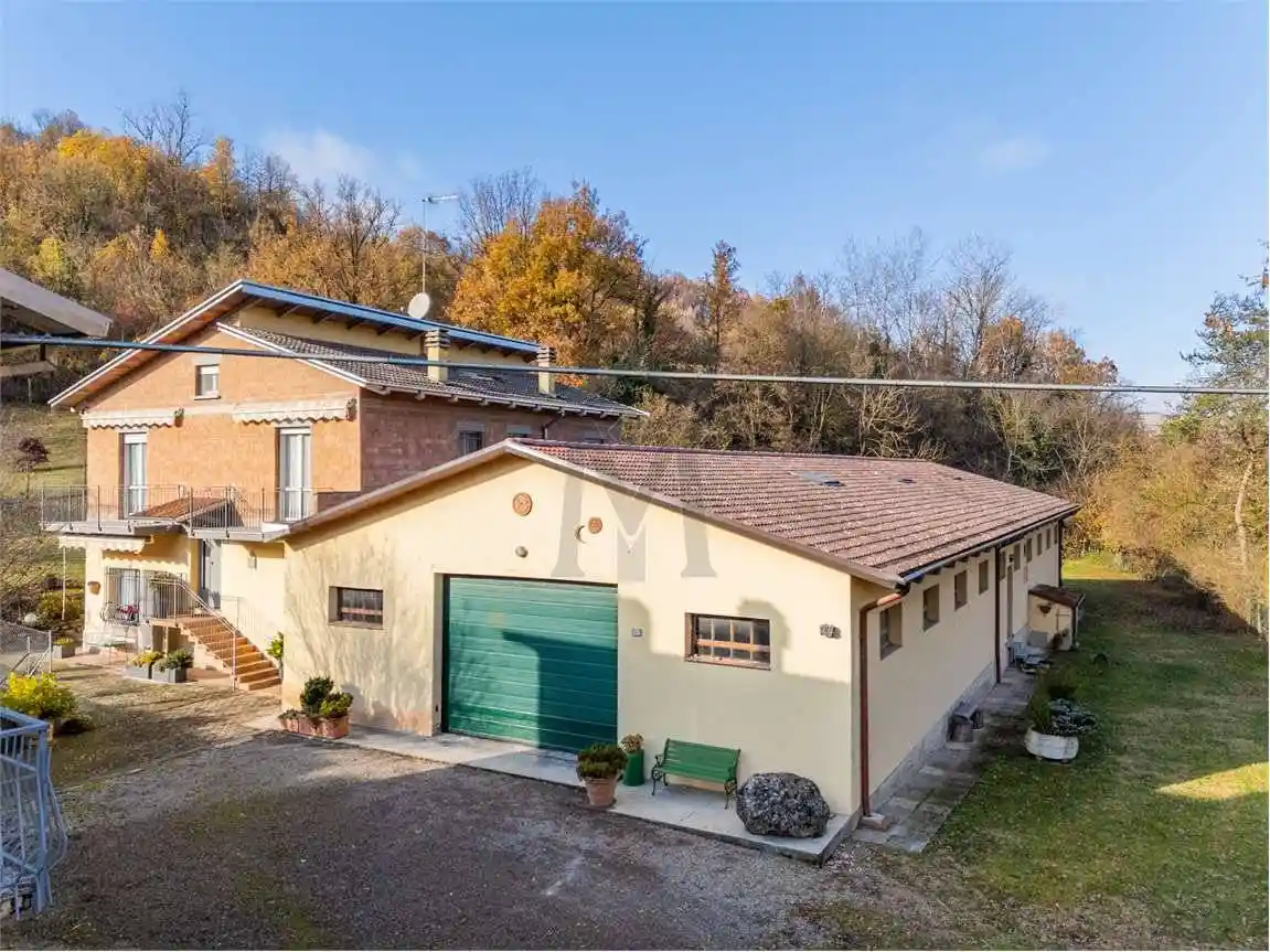 Casa indipendente in vendita a Vezzano sul Crostolo