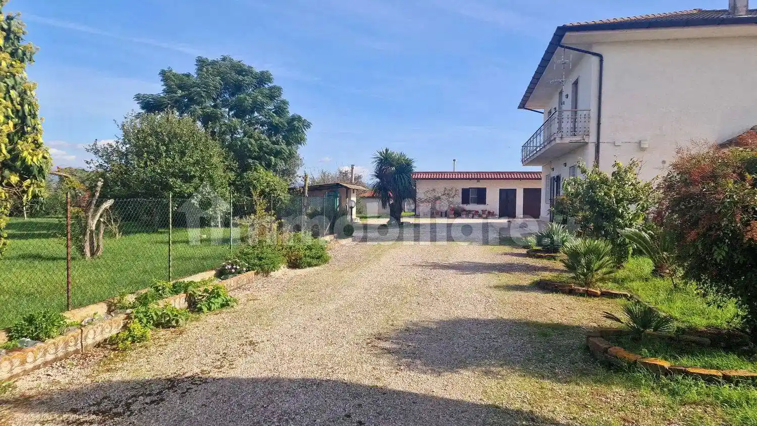 Villa in vendita a Pontinia