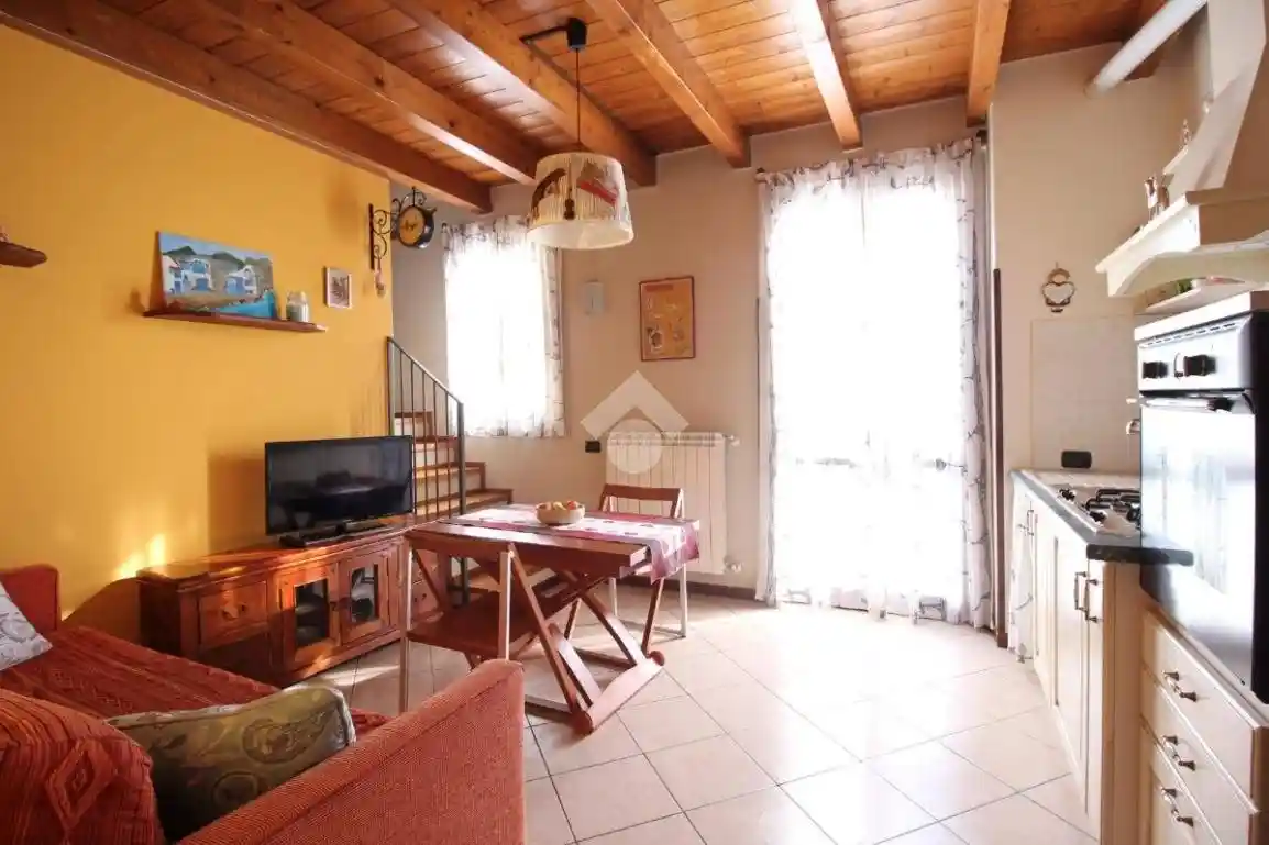 Appartamento in vendita a Monticello Brianza