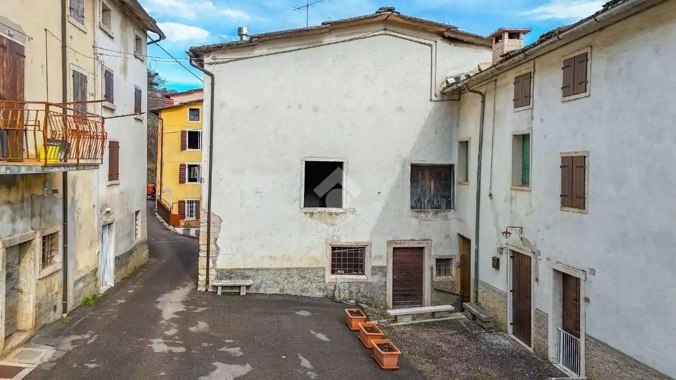 Rustico - Casale in vendita a Sant'Anna d'Alfaedo
