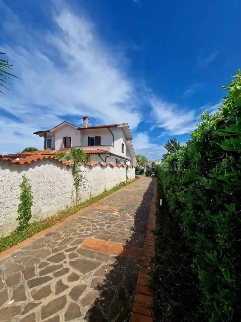 Villa in vendita a Sabaudia