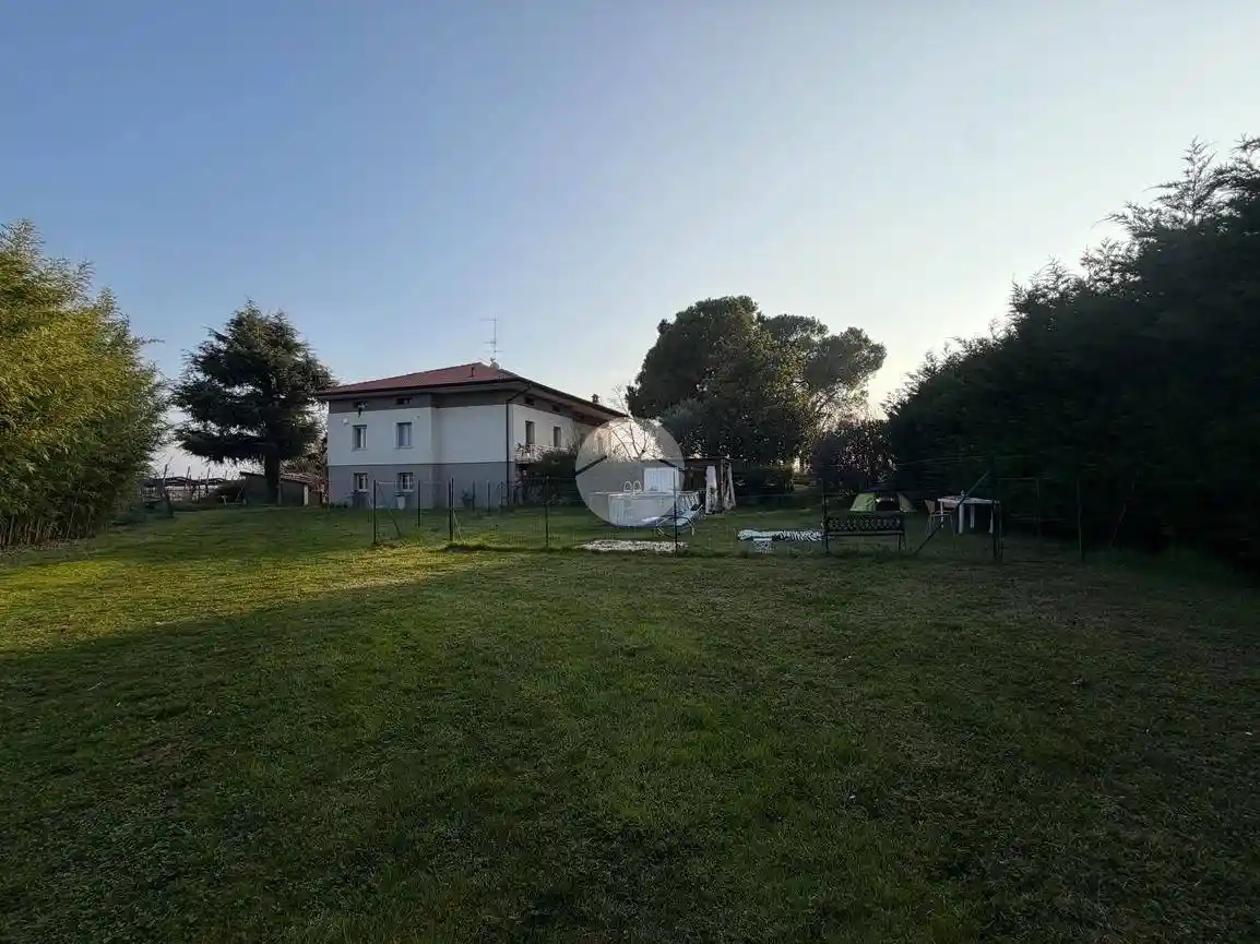 Villa in vendita a Valeggio sul Mincio