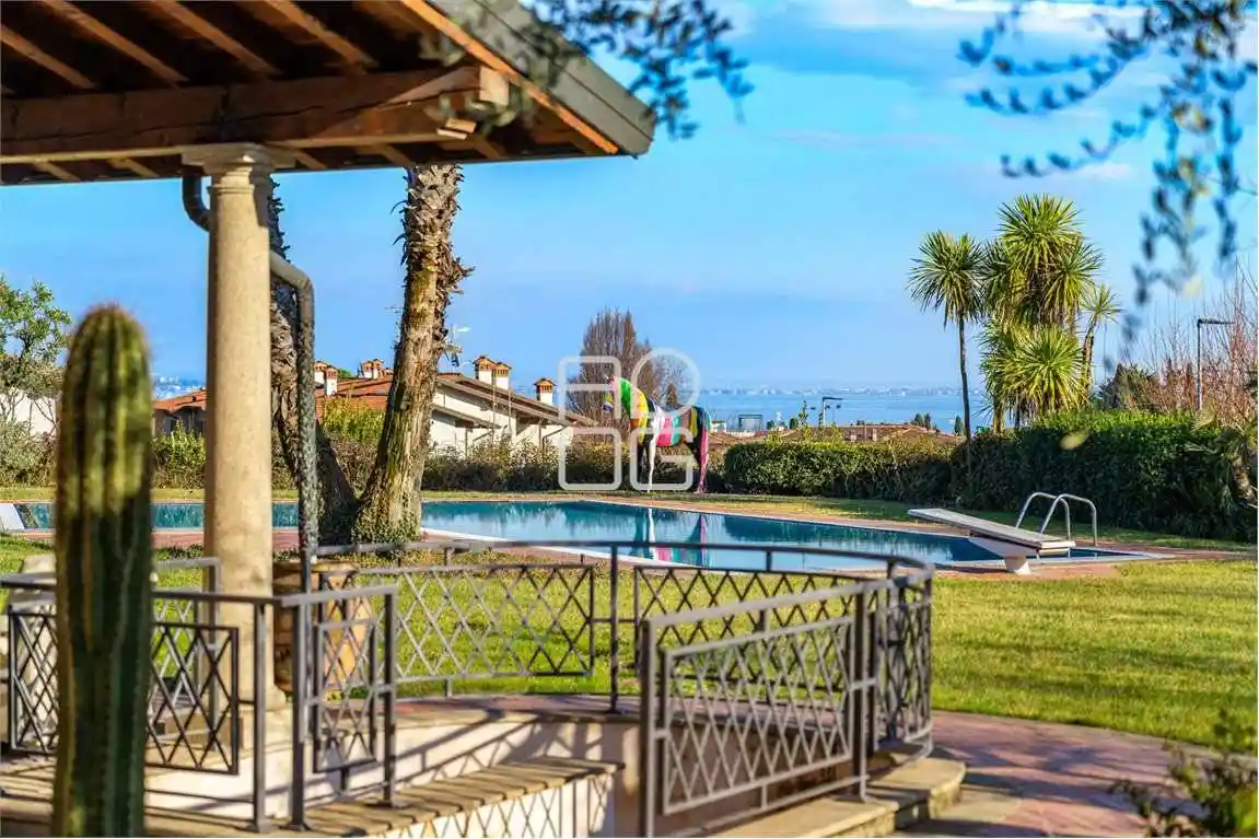 Villa in vendita a Padenghe sul Garda