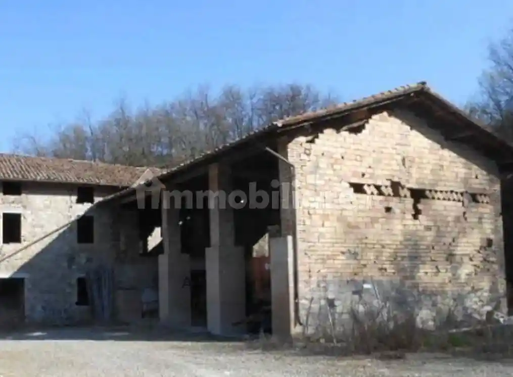 Casa indipendente in vendita a Vezzano sul Crostolo
