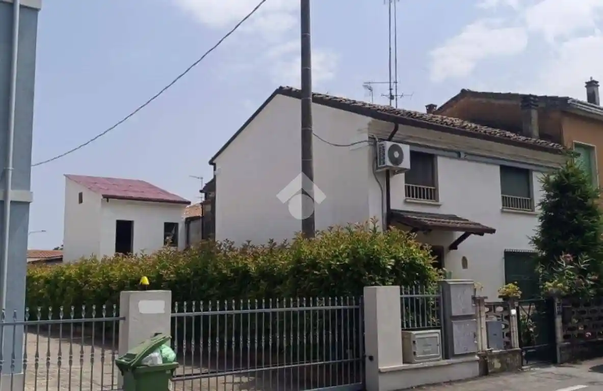 Casa indipendente in vendita a San Giacomo delle Segnate