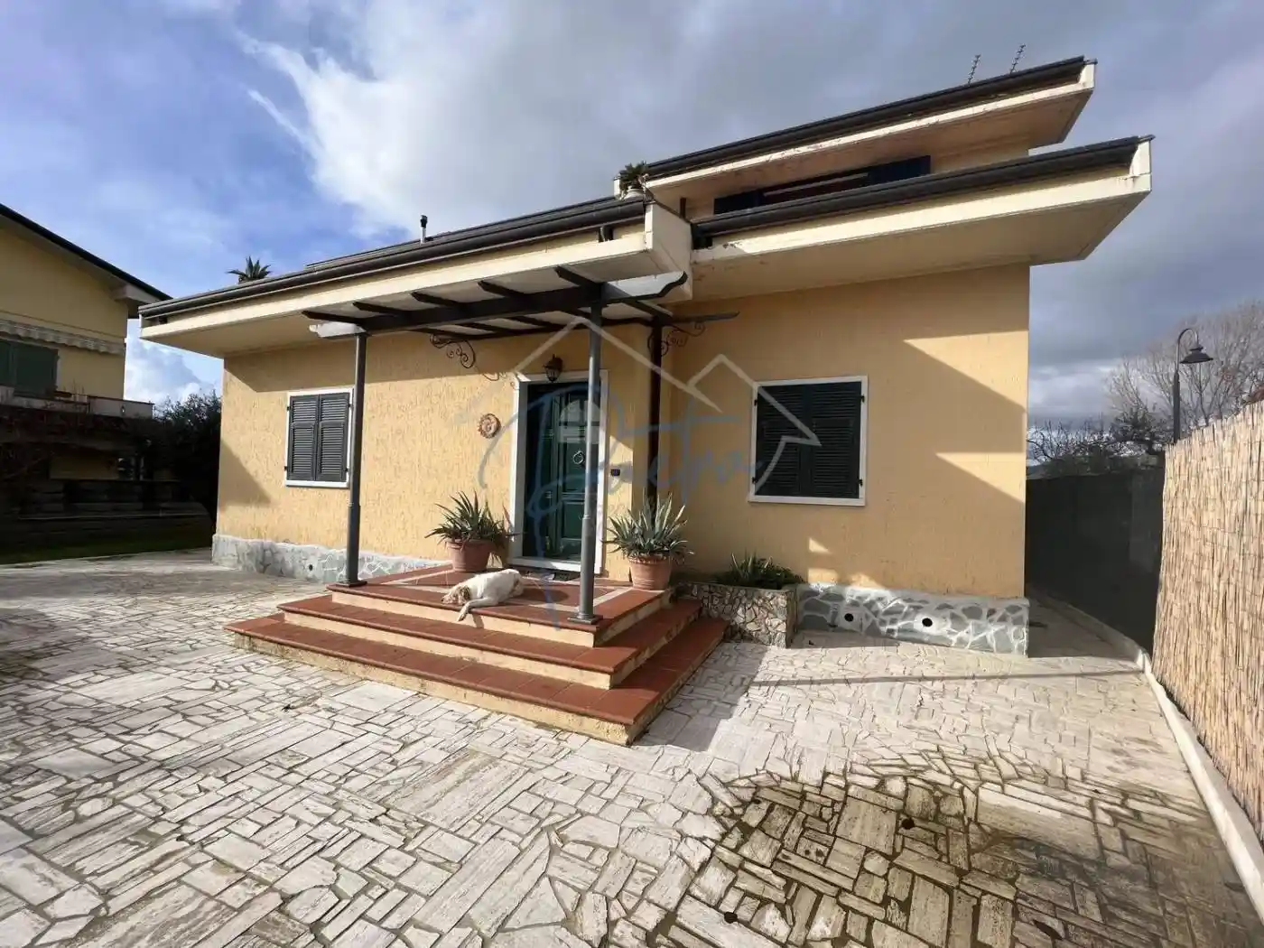 Villa in vendita a Carrara