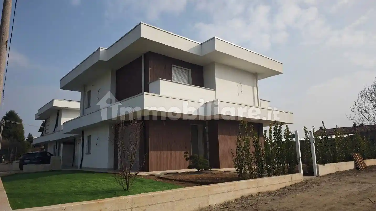 Villa in vendita a Lomazzo
