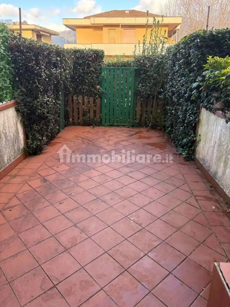 Villetta a schiera in affitto a Massa