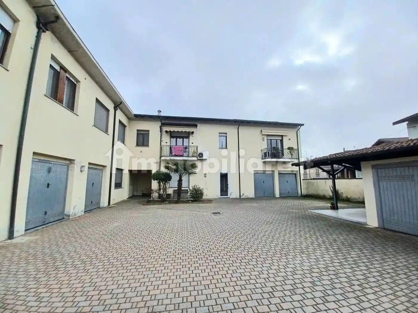 Appartamento in vendita a Sannazzaro de' Burgondi