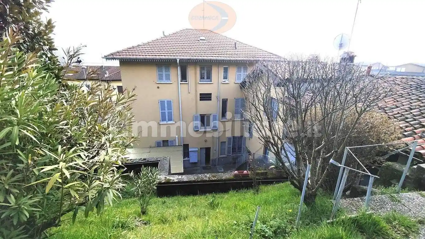 Palazzo - Edificio in vendita a Monticello Brianza