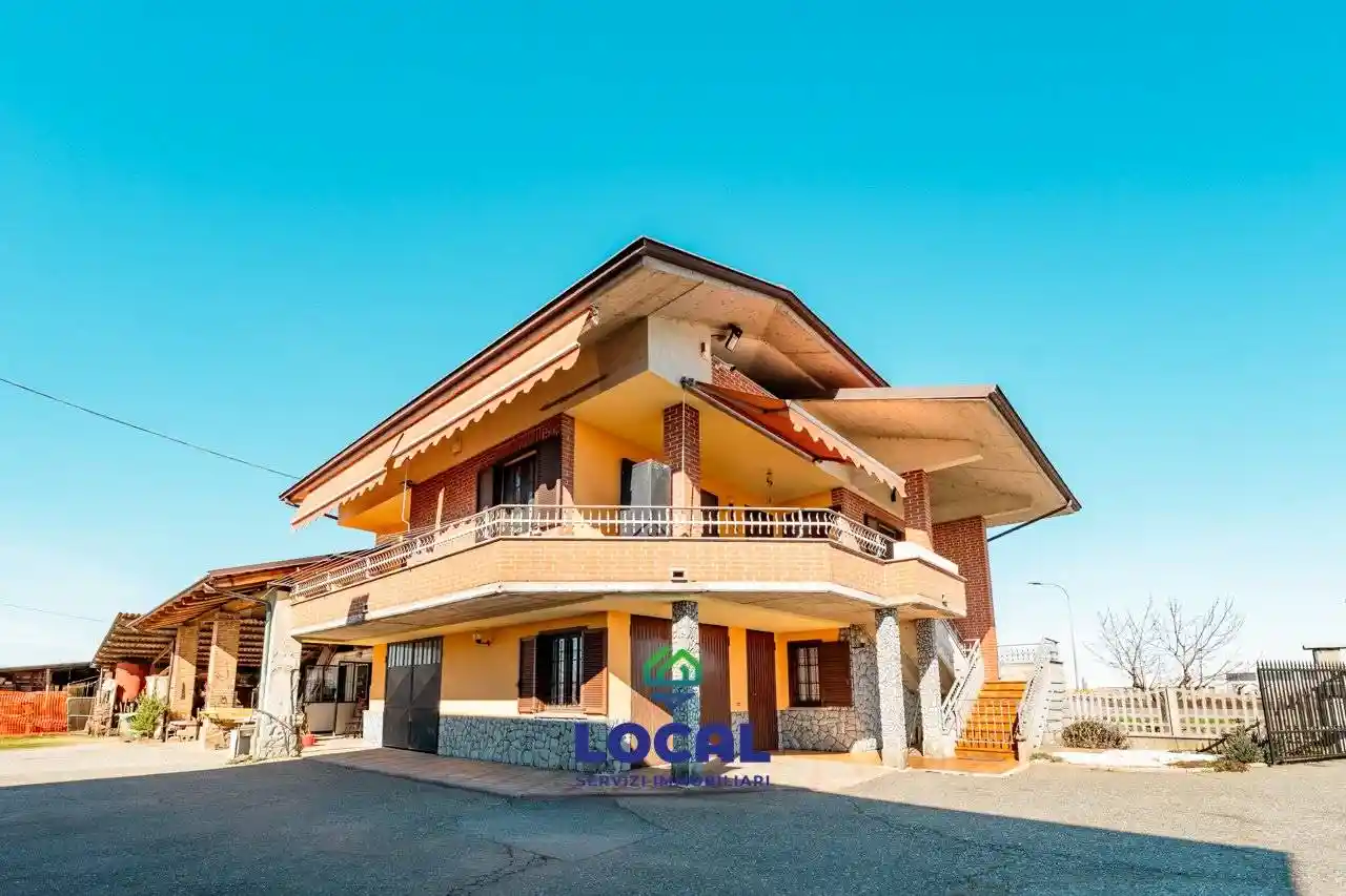 Villa in vendita a Montanera