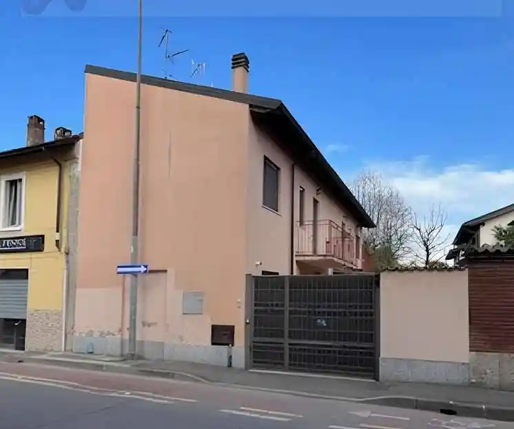 Appartamento in vendita a Lacchiarella