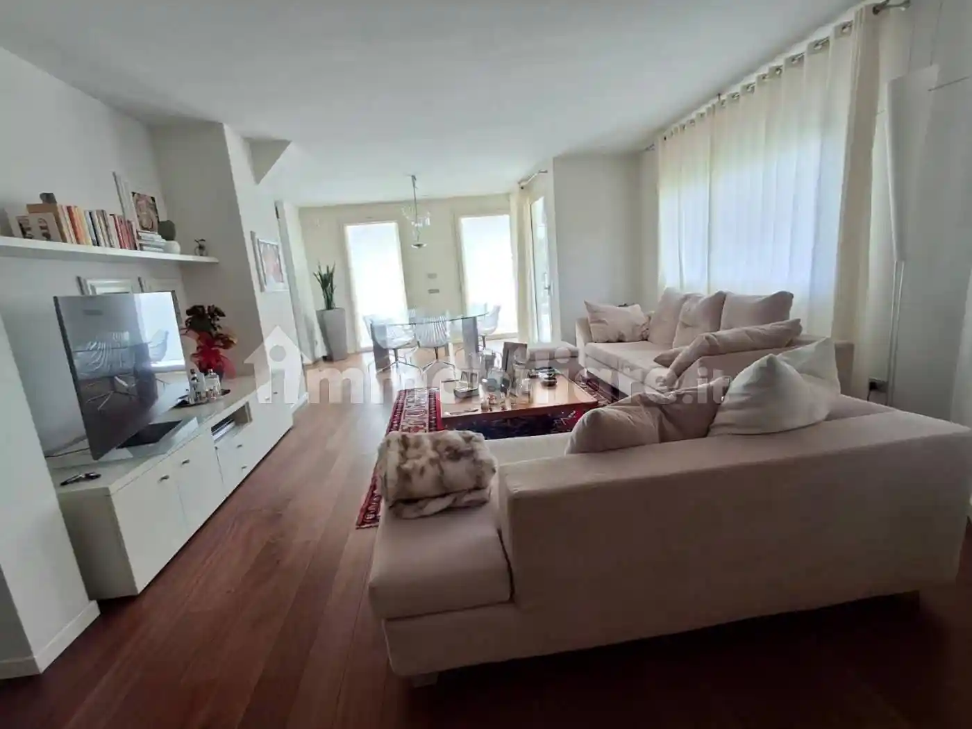 Villa in vendita a Capraia e Limite