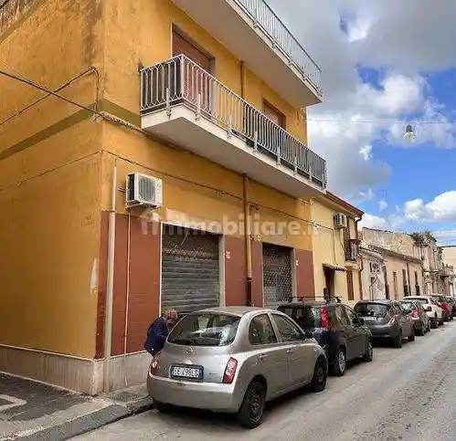 Palazzo - Edificio in vendita a Noto
