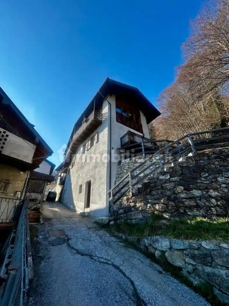 Casa indipendente in vendita a Ronchi Valsugana