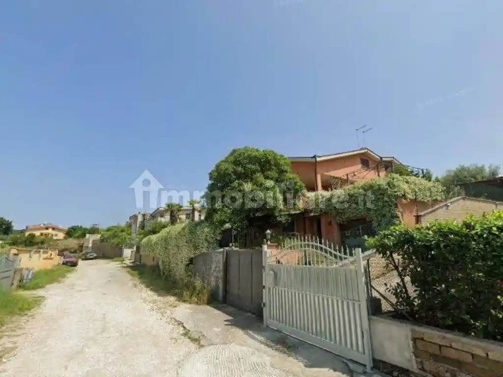 Villa in vendita a Capena