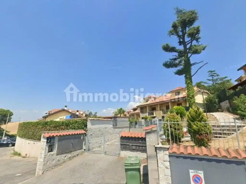 Villa in vendita a Guidonia Montecelio