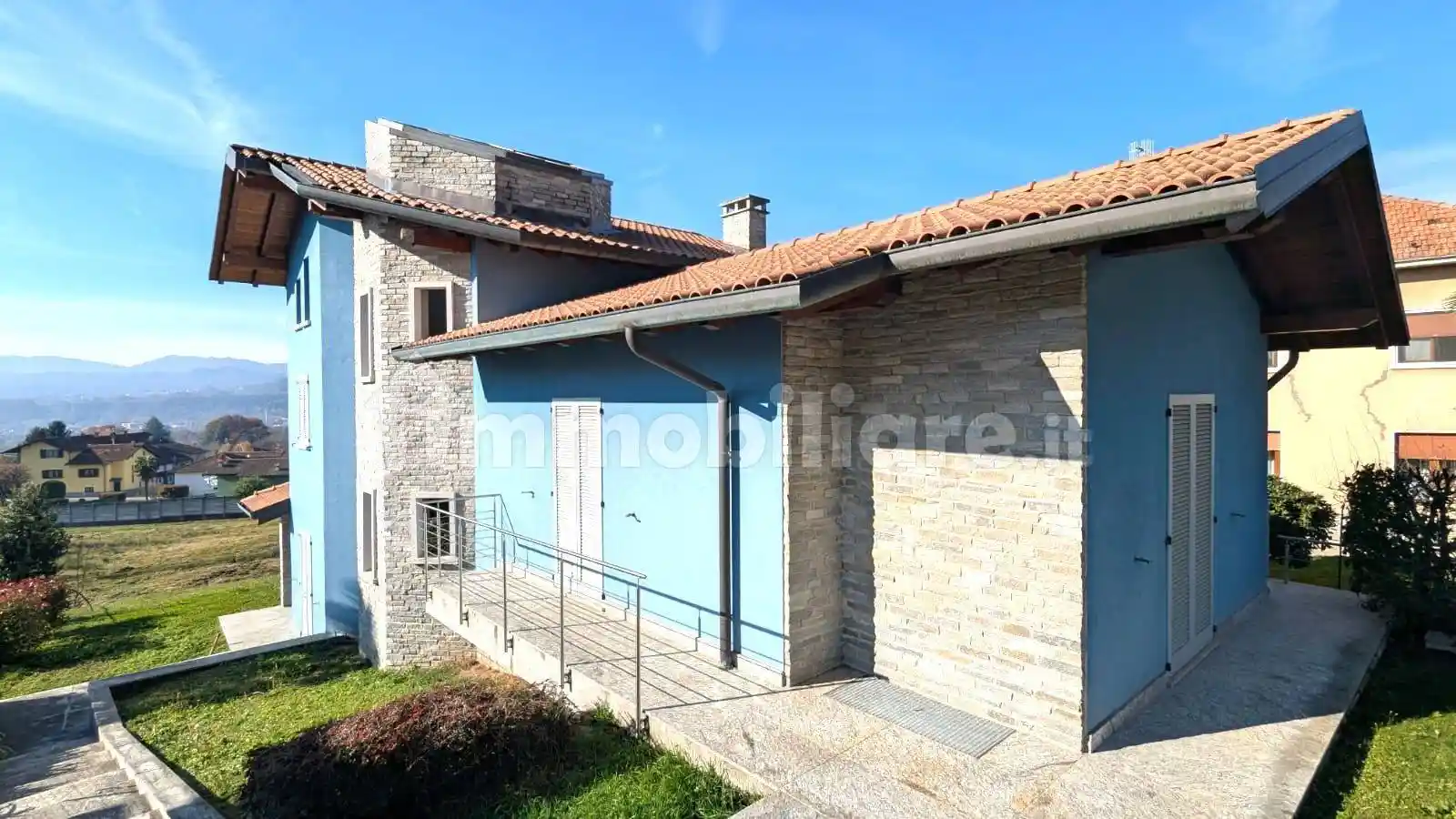 Villa in vendita a Bolzano Novarese