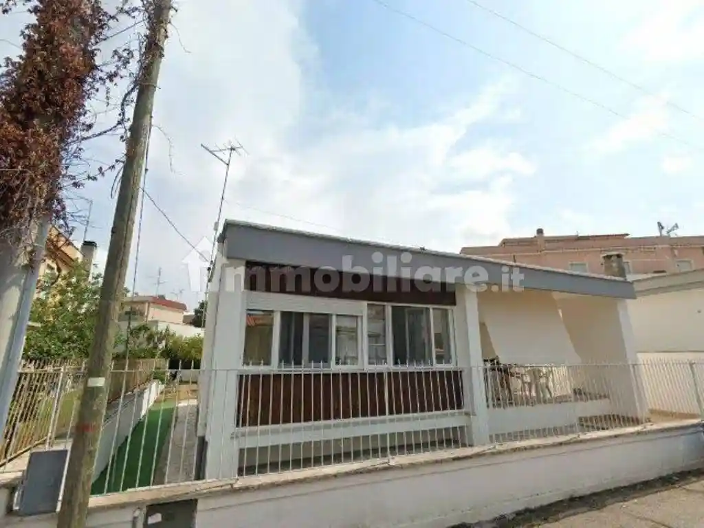 Villa in vendita a Nettuno