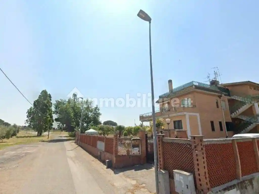 Appartamento in vendita a Pomezia