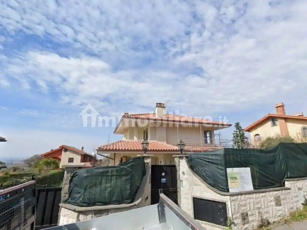 Appartamento in vendita a Grottaferrata