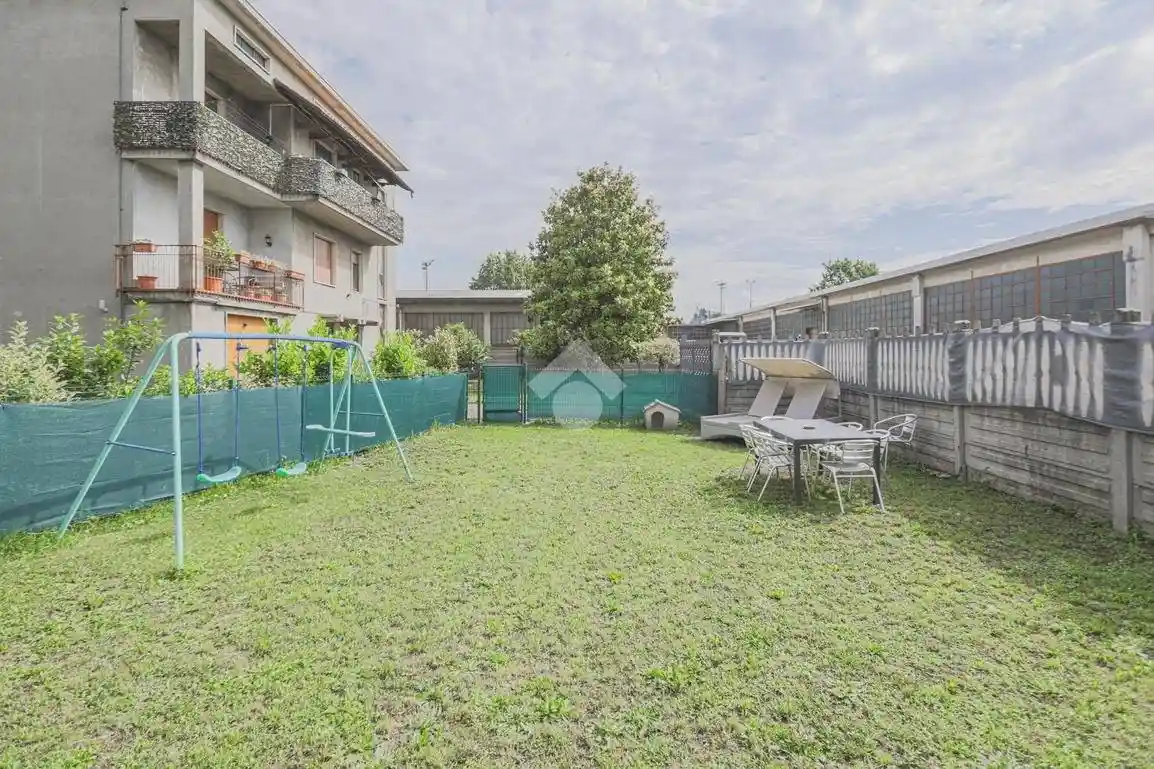 Appartamento in vendita a Verano Brianza