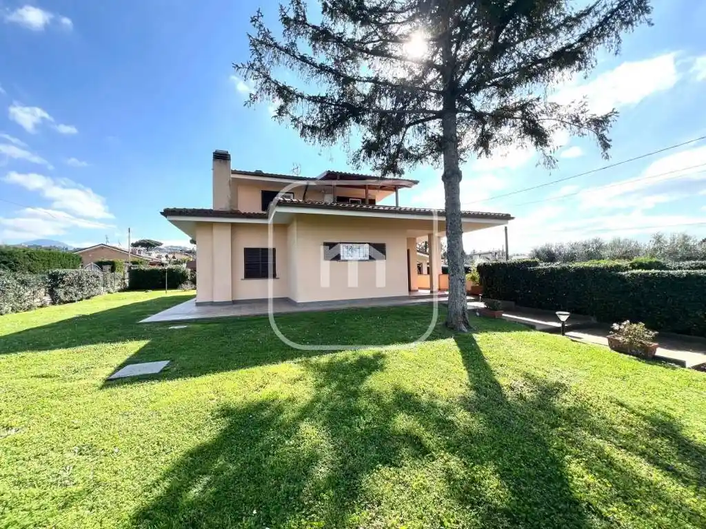 Villa in vendita a Marino