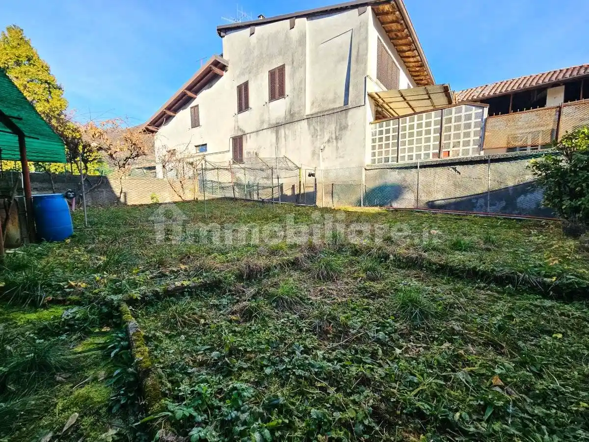 Casa indipendente in vendita a Gandino