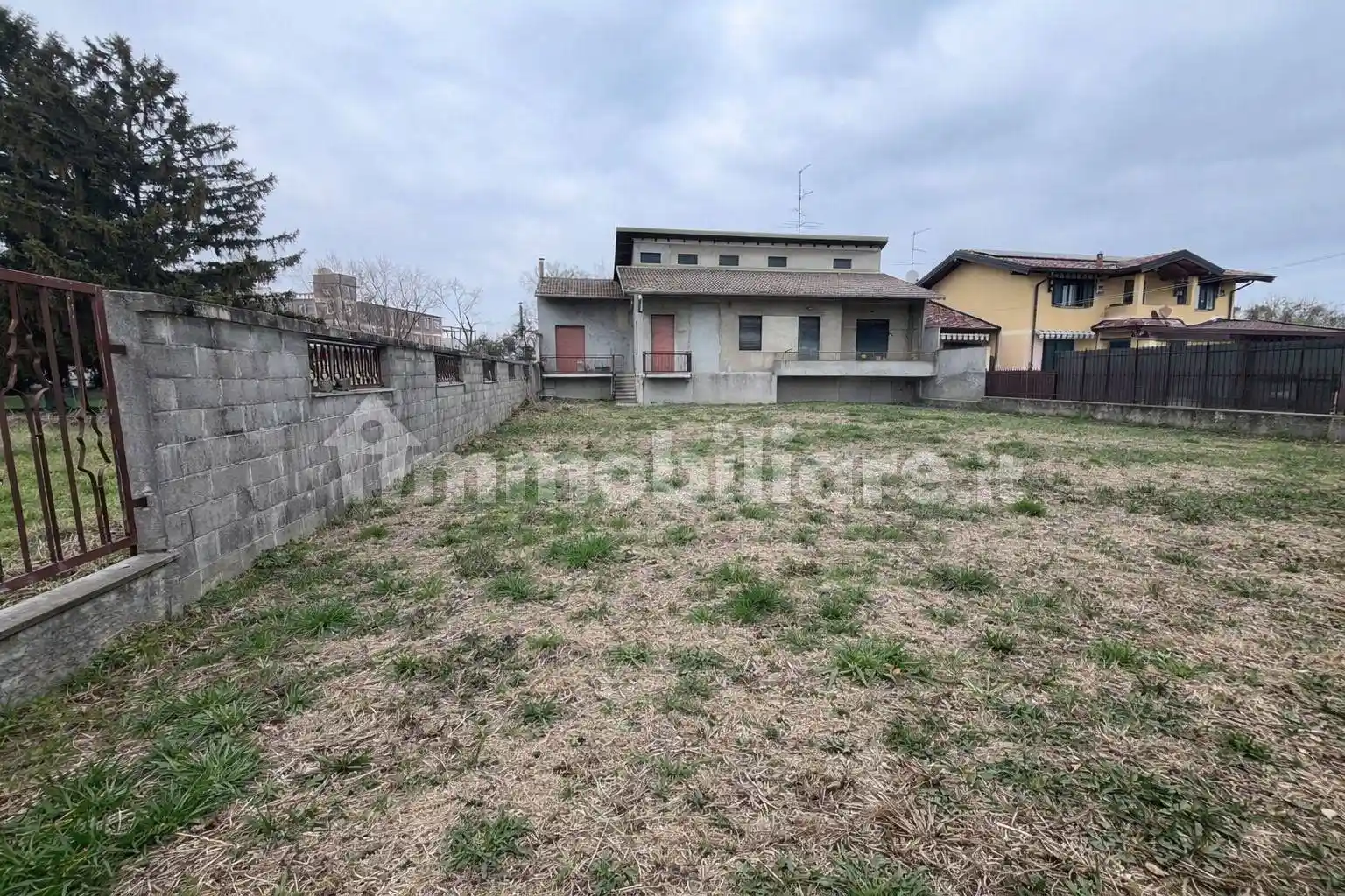 Villa in vendita a Galliate