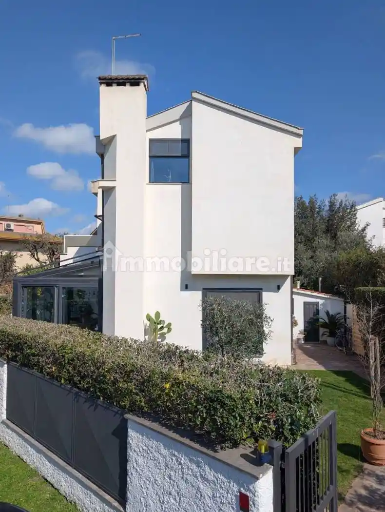 Villa in vendita a Fiumicino
