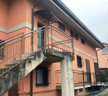 Appartamento in vendita a Valmadrera