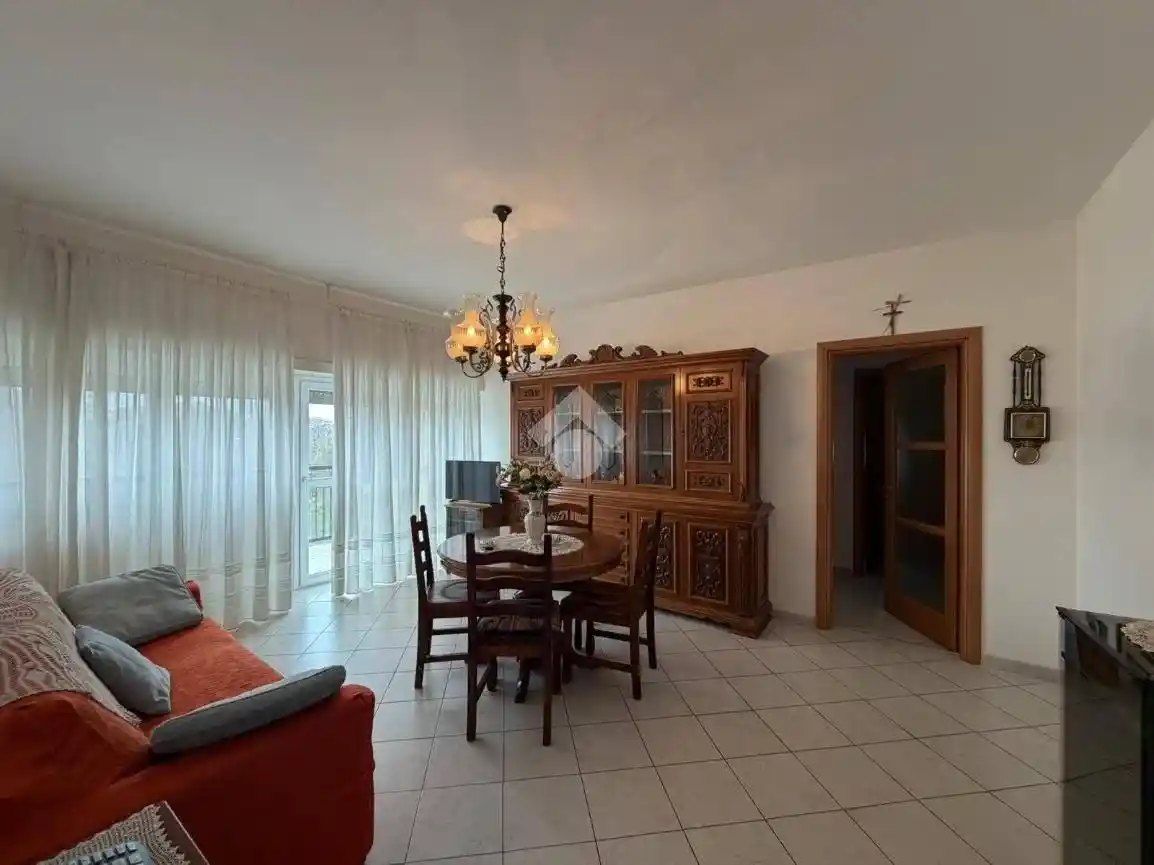 Appartamento in vendita a Garbagnate Milanese