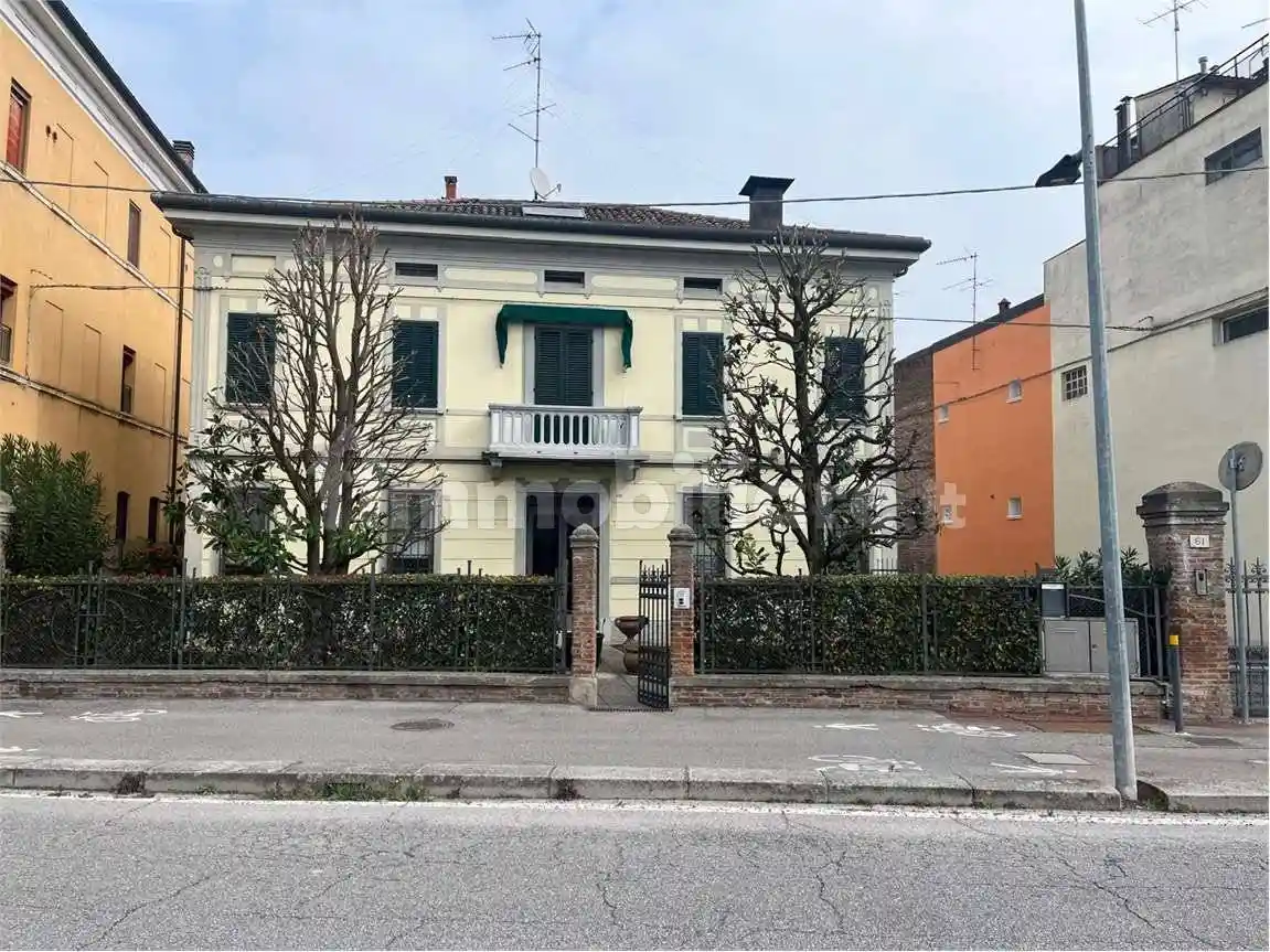 Casa indipendente in vendita a Ferrara