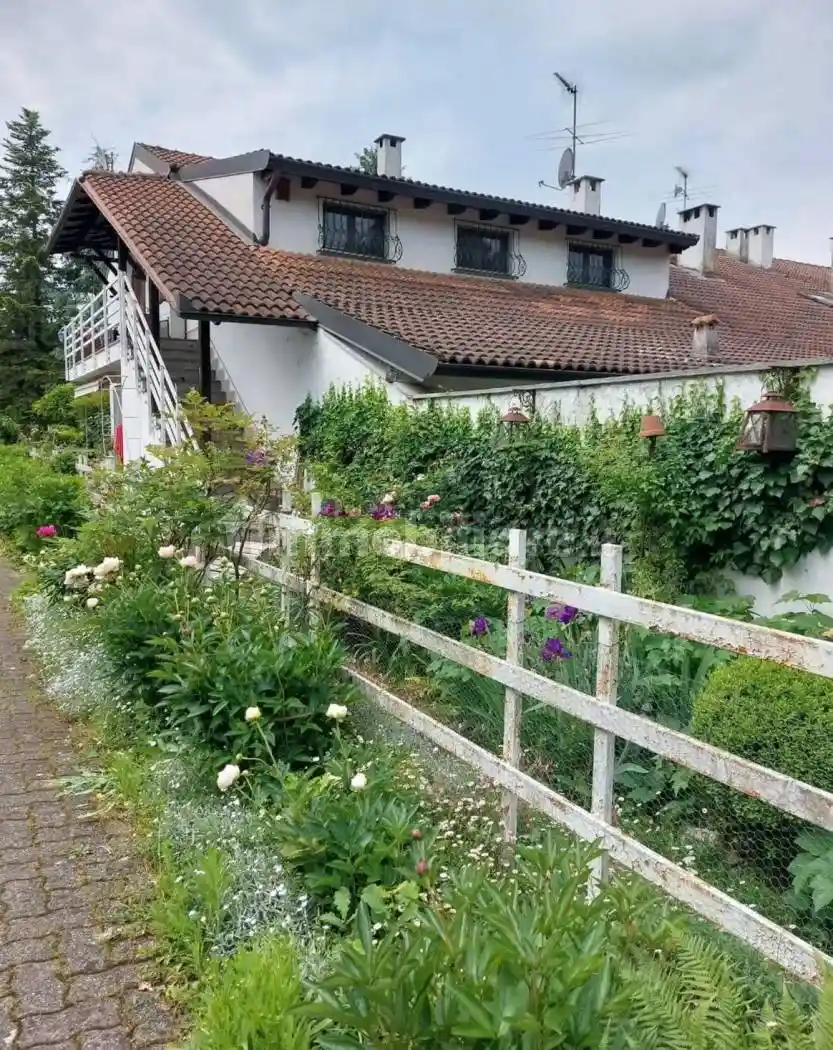 Villa in vendita a Pasturana