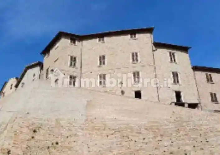 Palazzo - Stabile in vendita a Cartoceto