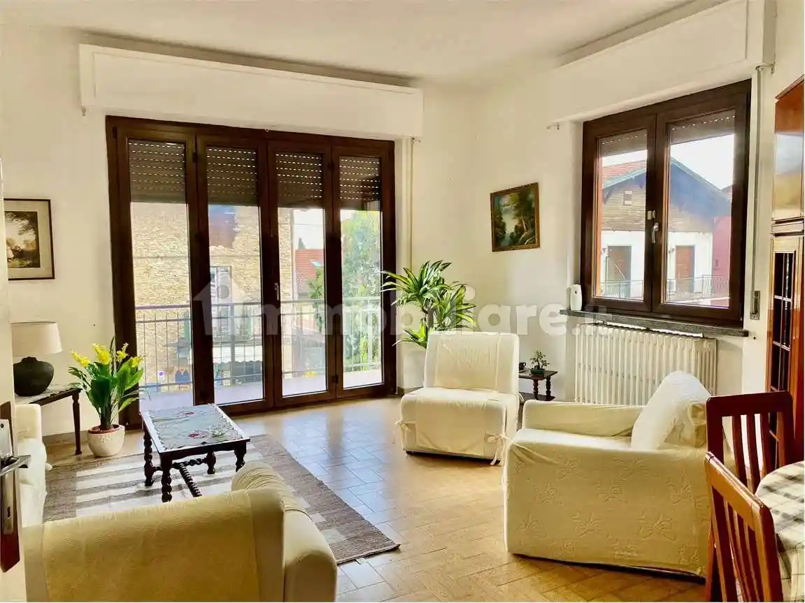 Appartamento in affitto a Oliveto Lario