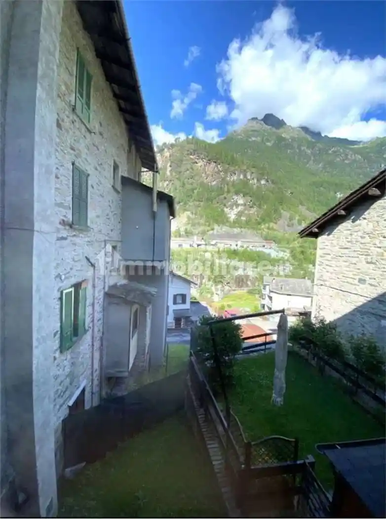 Villa in vendita a Chiesa in Valmalenco