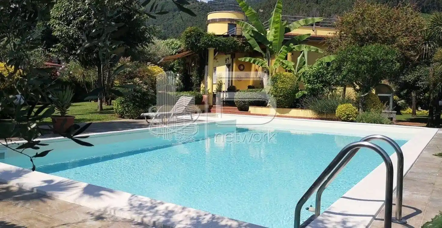 Villa in vendita a Montignoso