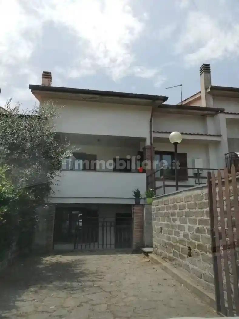 Villetta a schiera in vendita a Anguillara Sabazia