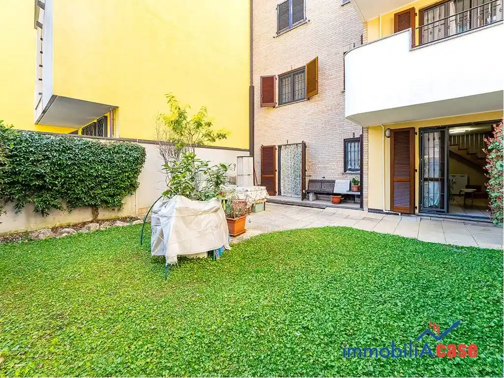 Appartamento in vendita a Senago