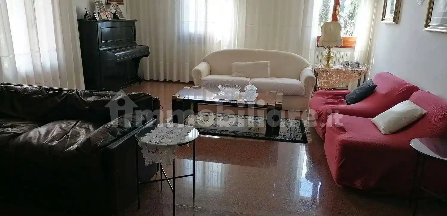 Villa in vendita a Poggibonsi