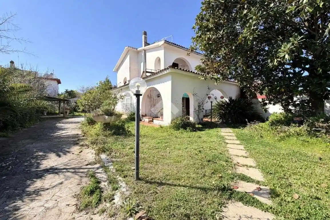 Villa in vendita a Ardea